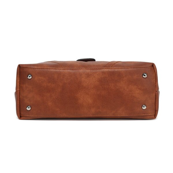 SLOUCHY HOBO WITH BUCKLE TAB OVER - Image 10