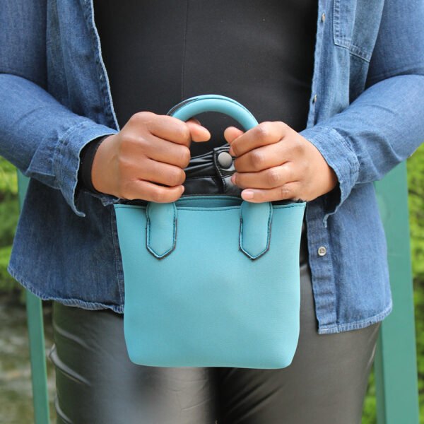 NEW! Lindsey Satchel - Image 11
